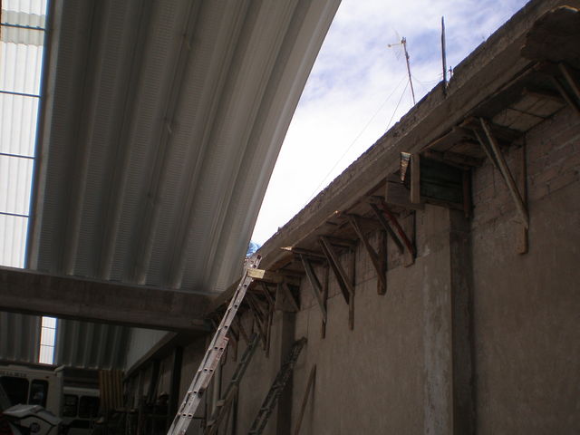 23. Arcotecho- Preparación para recibir muros tímpano.
