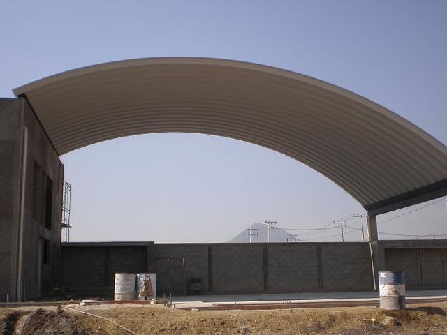 22. Arcotecho- Estación de bomberos con cubierta autosoportante.