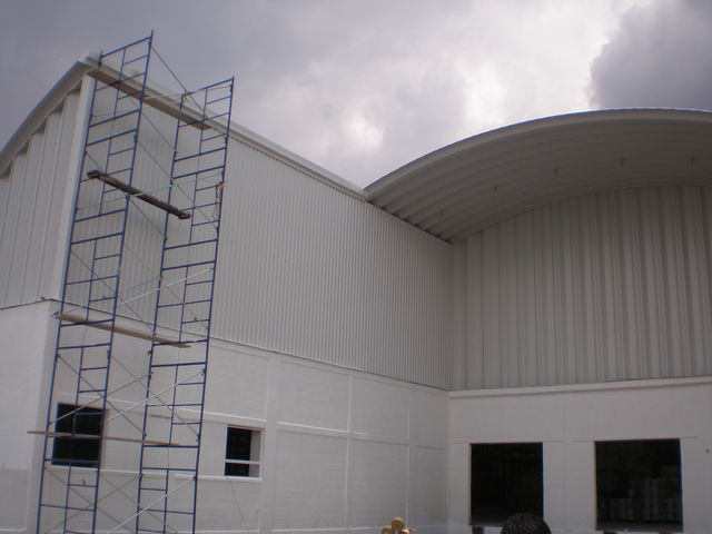 15.- Muro de lámina R-101.