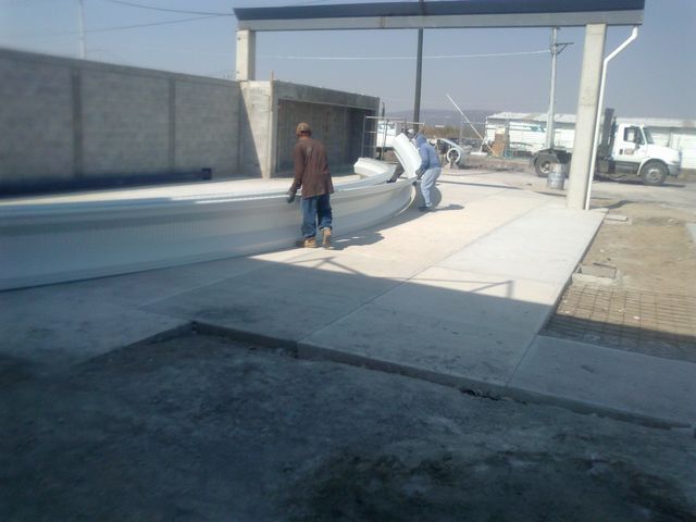 5. Arcotecho- Primero se fabrican todos los arcos y posteriormente se instalan.
