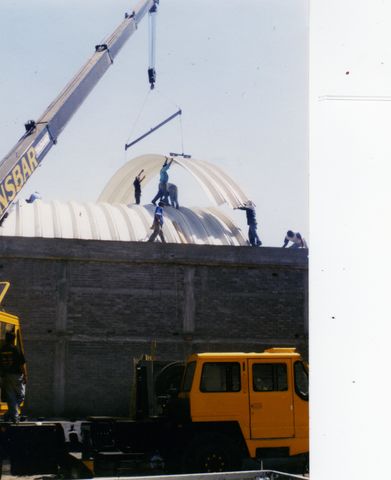 45. Arcotecho. Cuadrilla instalando arcotecho.